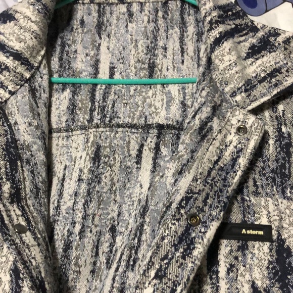 Men's black and white striped design style top - Picture 8 of 16